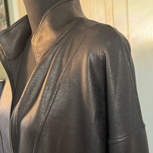 Cable & Gauge Sport Long line top/ dress. Yum.My soft, stretch fabric S. L. Blk. - Picture 6 of 14